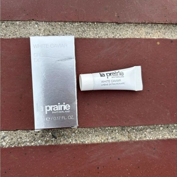 La prairie White Caviar Essence Extraordinaire+Crème Extraordinaire (0.17 oz.) - Picture 4 of 6